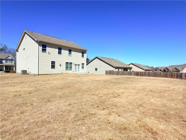 Building Photo - 470 Hellen Vly Dr