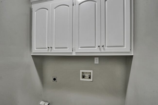Building Photo - 404 Pine Brake Cir
