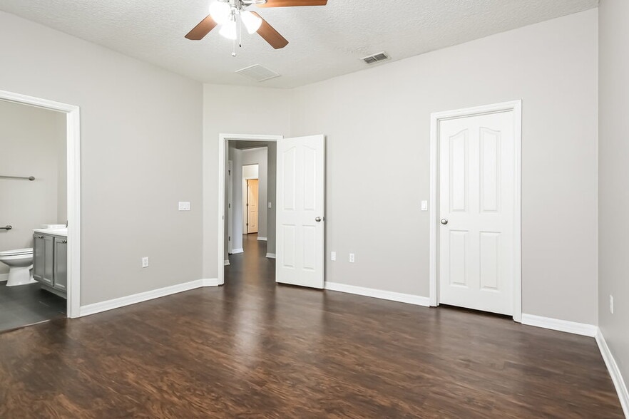 Building Photo - 2701 Amanda Kay Way