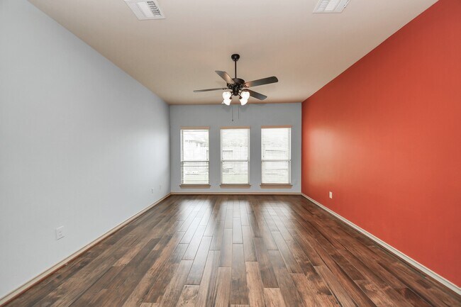 Building Photo - 2406 Aura Ct