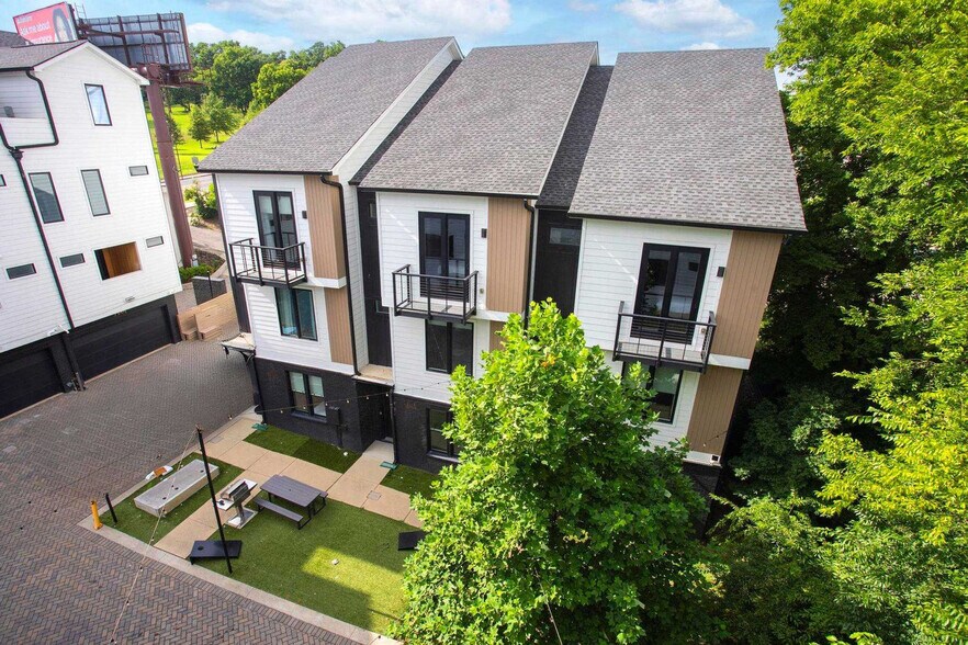 Building Photo - 774 E Argyle Ave