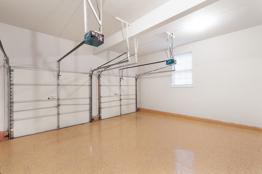 2 car garage - 64 Henning Ter