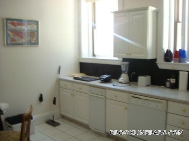 Building Photo - 12 Dean Rd