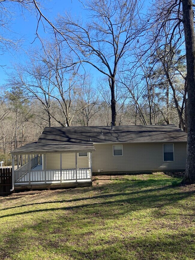 Building Photo - 3072 Queenstown Rd Trussville, AL