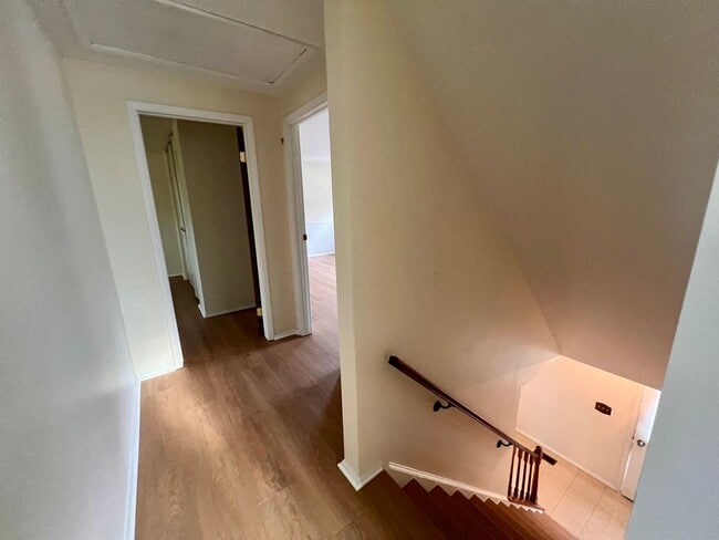 Building Photo - Beautiful Home - 3 Bedroom 2.5 Bathroom - ...