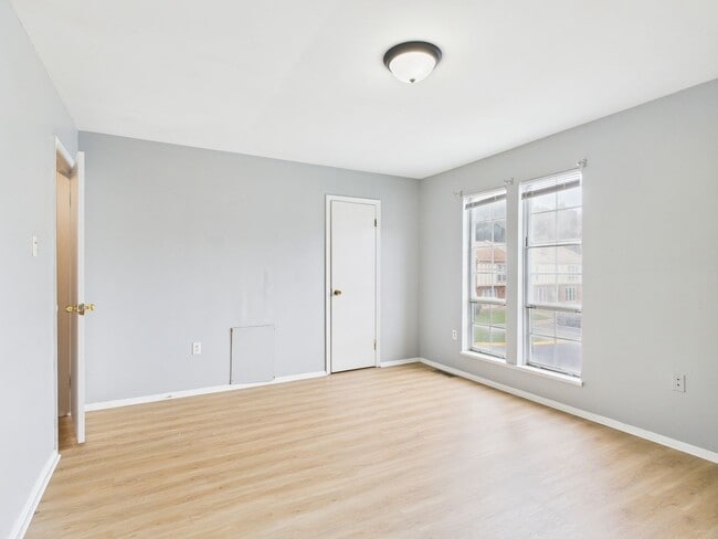 Building Photo - 783 Pleasant St