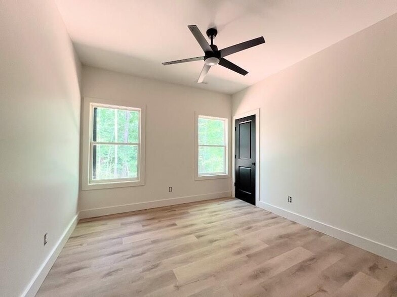 Building Photo - 163 Rias Way