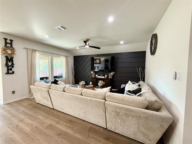 Building Photo - 11312 Evergreen Ln