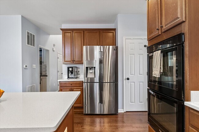 Building Photo - Gorgeous 5 Bed 3.5 Bathroom in Stafford, VA