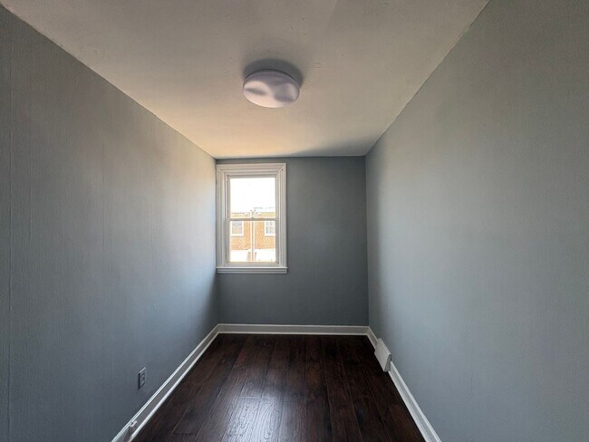Building Photo - 7010 Kindred St