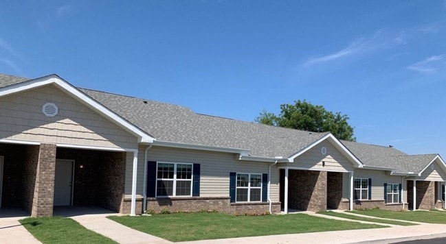 Building Photo - Oak Trails Senior Housing