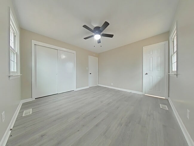 Building Photo - 285 Decatur Dr