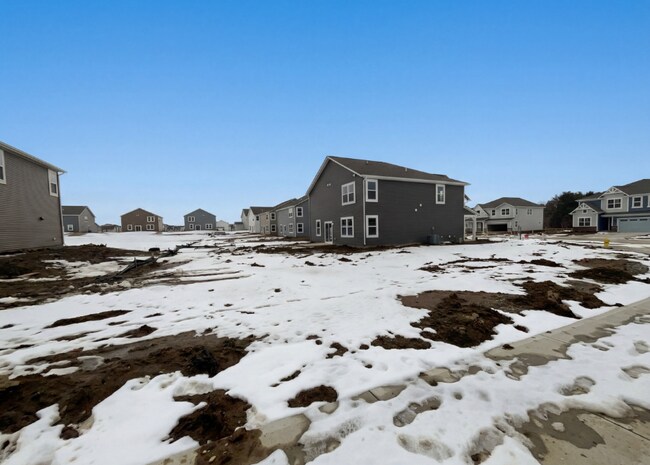 Building Photo - 2415 Fir Dr