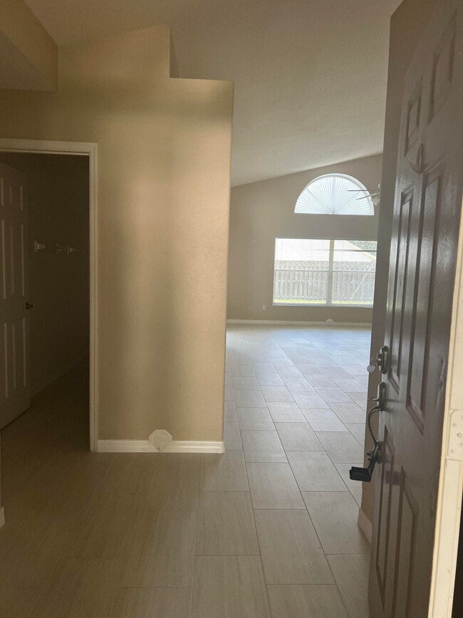 Building Photo - 1851 Abbeyridge Dr