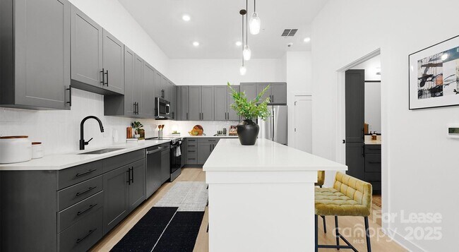 Building Photo - 704 W Tremont Ave