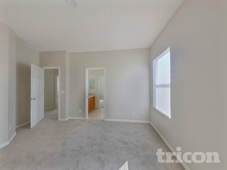 Building Photo - 10215 Cypress Knee Cir