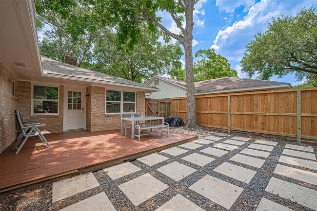 Building Photo - 12602 Westleigh Dr