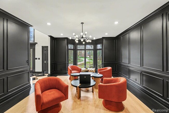 Building Photo - 6986 Montgomery Dr