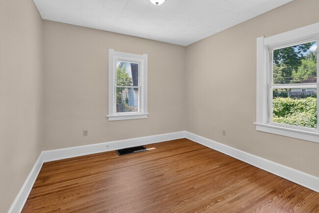 Building Photo - 149 University Blvd