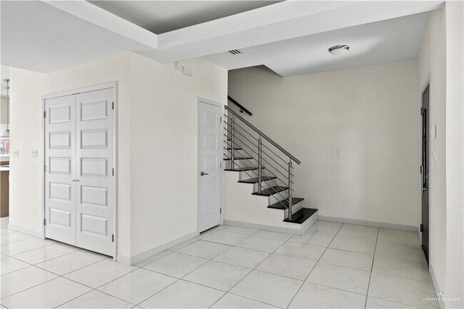 Building Photo - 15 Harmony Ln