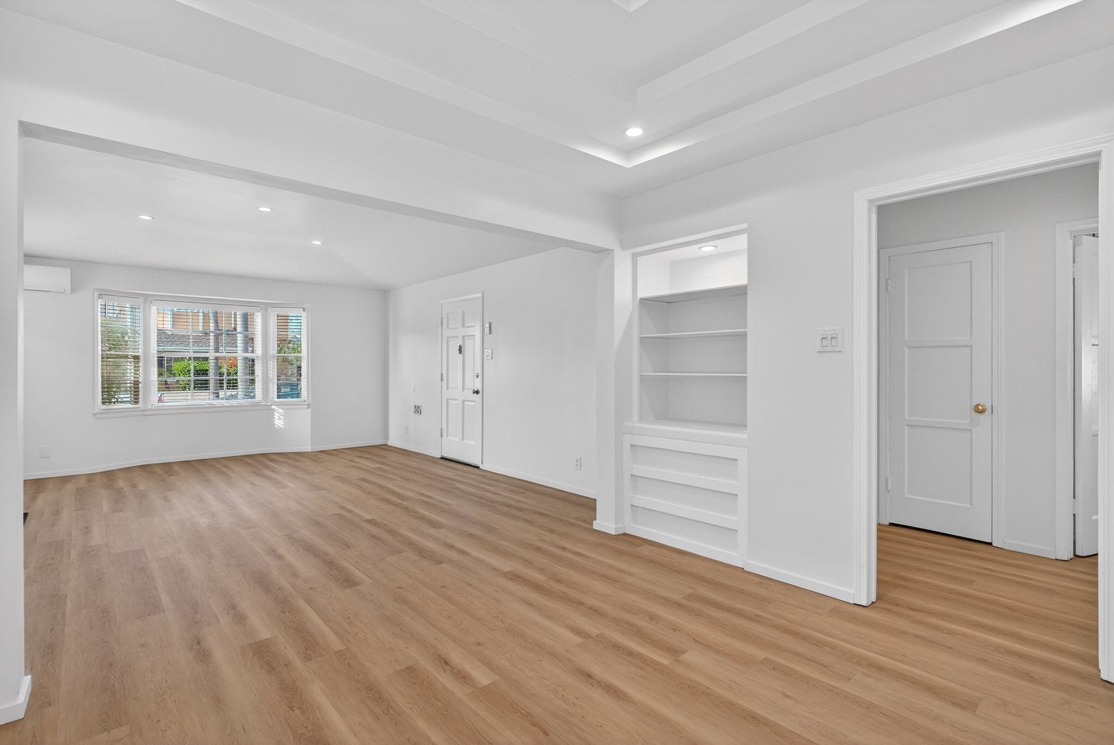 Building Photo - 242 Claremont Ave