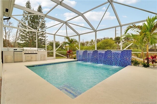 Building Photo - 5628 SW Gray Fox Dr