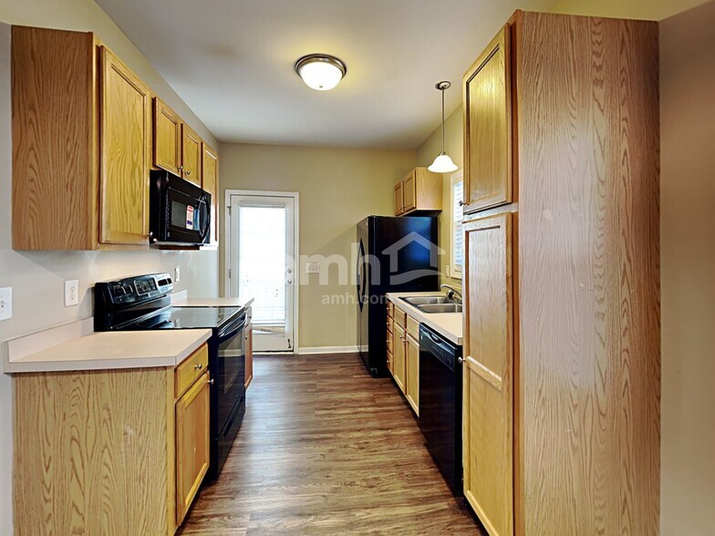 Building Photo - 835 Brookhannah Ct