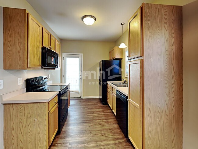 Building Photo - 835 Brookhannah Ct