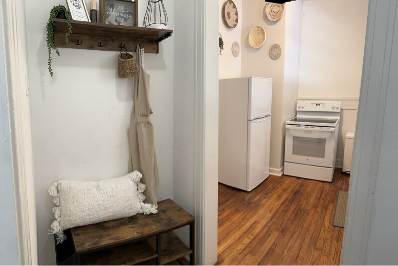 Building Photo - 417 S Prairieville St