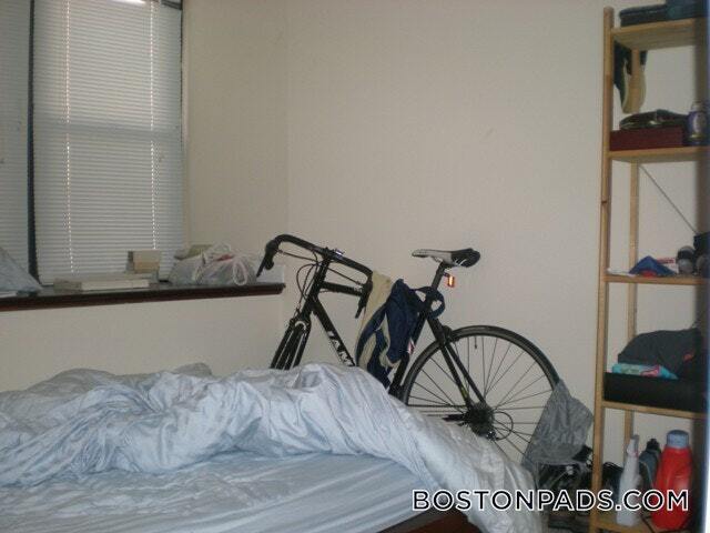 Building Photo - 81 Essex St