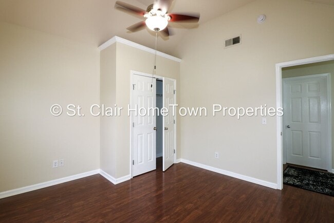 Building Photo - Family Home in Fox Hollow