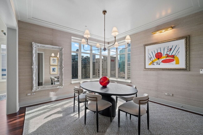 Building Photo - 118 E Erie St