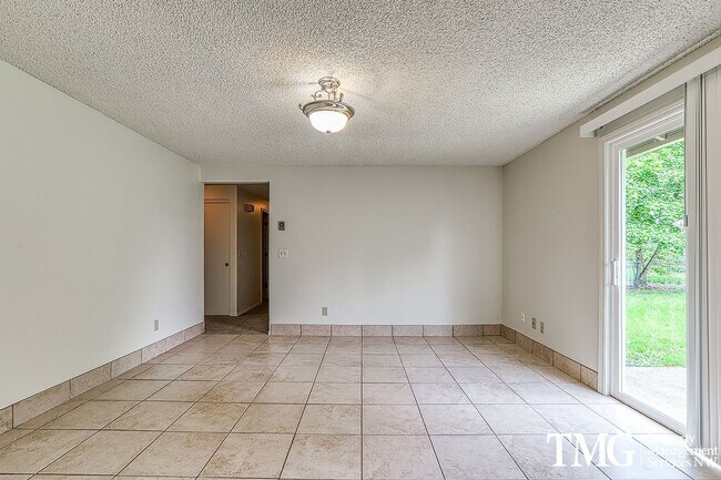 Building Photo - Fully Renovated 3 Bed 2 Bath Home in Mount...