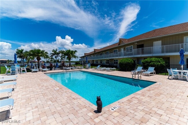 Building Photo - 850 Palm St