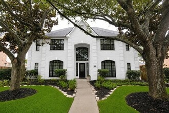 Building Photo - 22303 Bridgehaven Dr