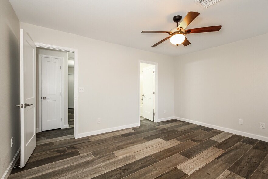 Building Photo - 2902 W Irma Ln