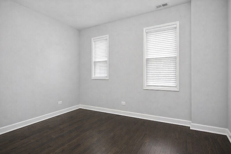 Building Photo - 1220 S Avers Ave