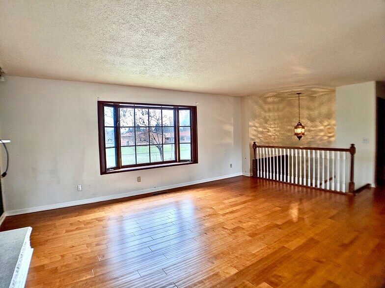 Building Photo - 2746 SE 73rd Ave