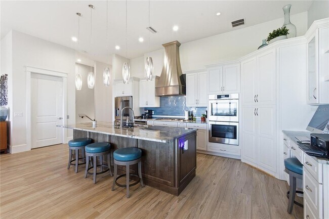 Building Photo - 340 Ocean Crest Dr