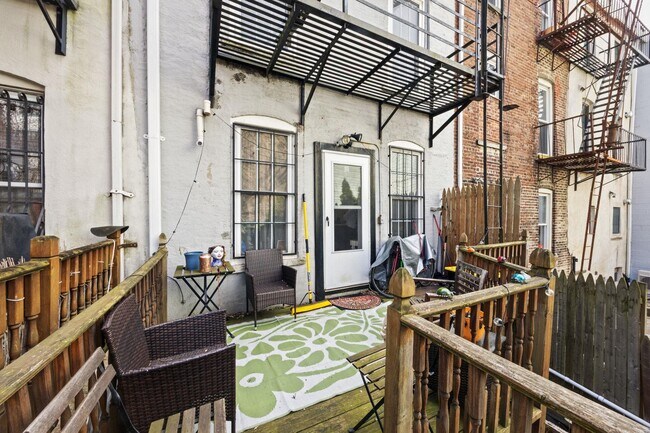 Building Photo - 316.5 6th St