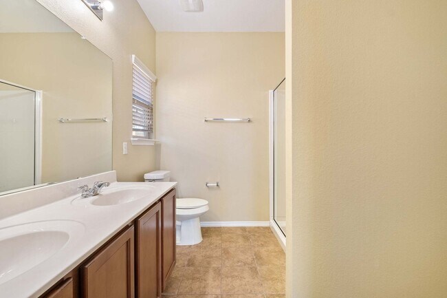 Building Photo - Glowing 3 Bedroom, 2 Bath Home Near Walter...