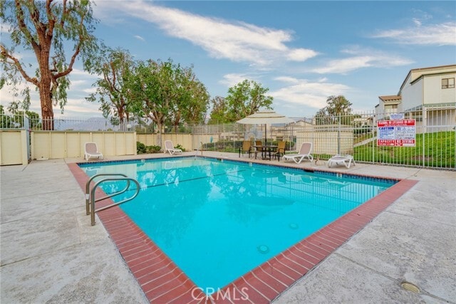 Building Photo - 10475 Newhome Ave