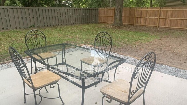 Building Photo - 207 SW 6th Ave