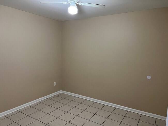 Primary Photo - 504 Idlewild Dr