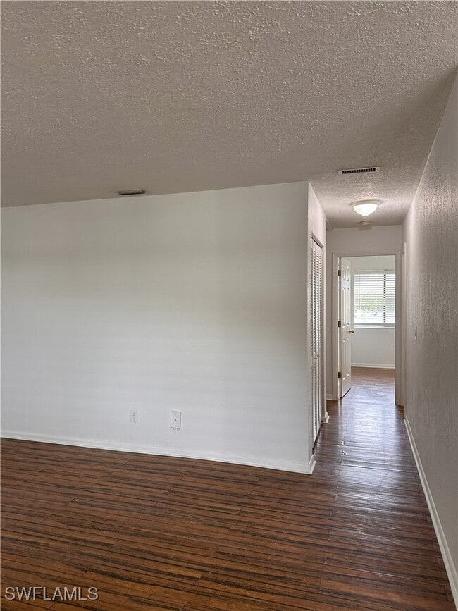 Building Photo - 4629 Bayshore Dr