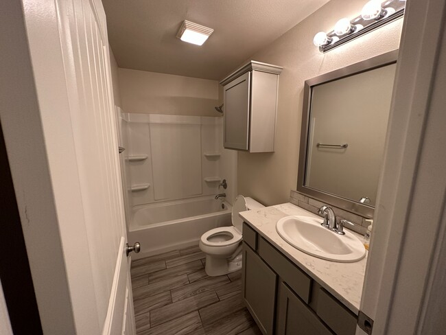 Shared Bathroom - 7418 105th St