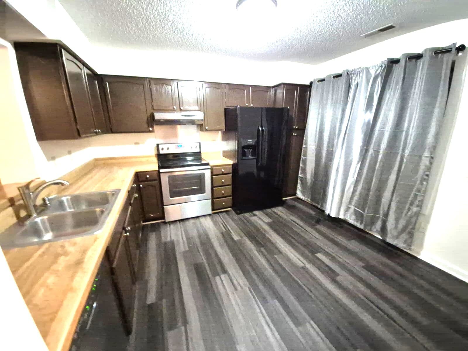 Building Photo - 217 Bridgewater Dr