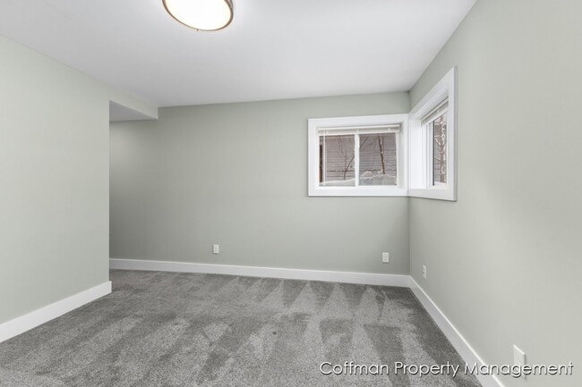 Building Photo - 810 Benson Ave NE