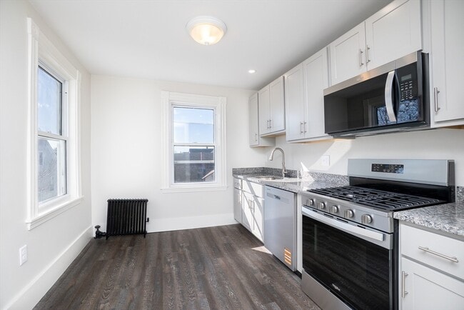 Building Photo - 180 Shirley St