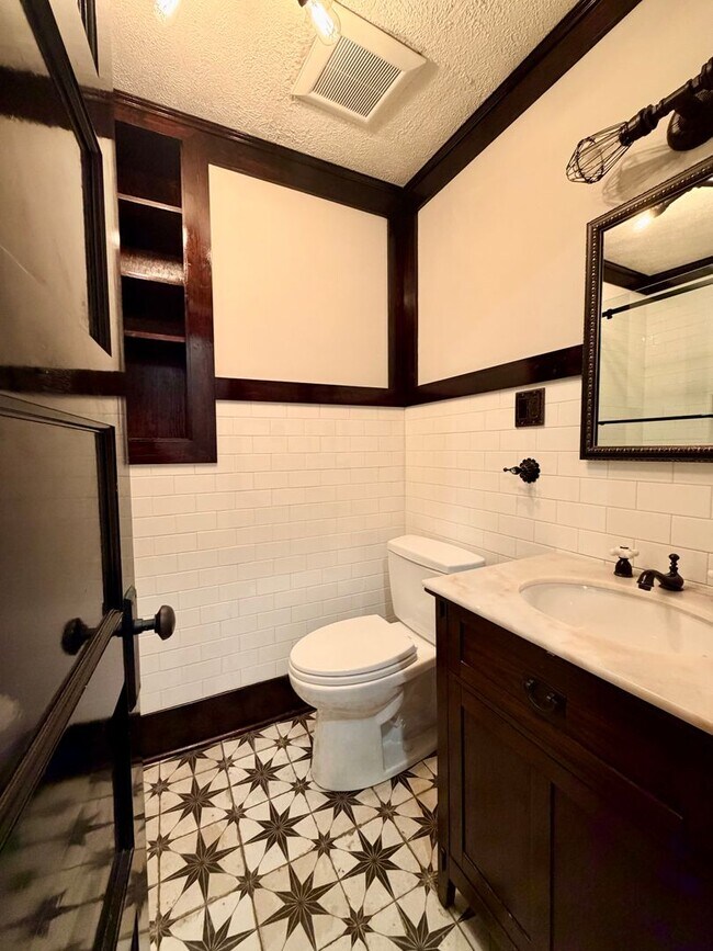 Building Photo - Renovated Historic Craftsman in East Nashville | 4 Bedrooms, 2-Car Garage & Outdoor Living
